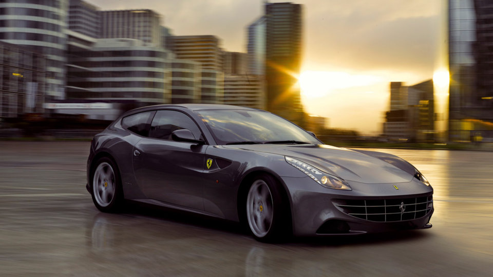 Ferrari opens its store in Panama